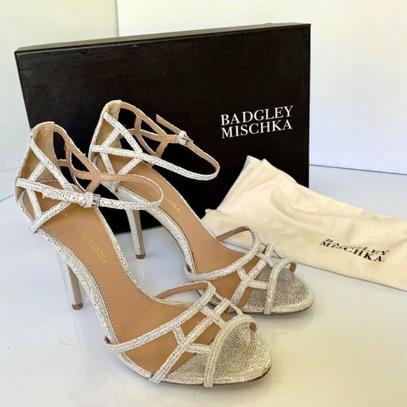 🆕Badgley Mischka Ankle Strap Antique Silver Heel